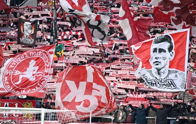 Fussball - 2. Bundesliga - Saison 2024 25 1. FC Kaiserslautern 15.02.2025 Fritz-Walter-Stadion 1. FC Kaiserslautern (fck) - Hannover 96 (h) 0:0 Westkurve 1. FC Kaiserslautern