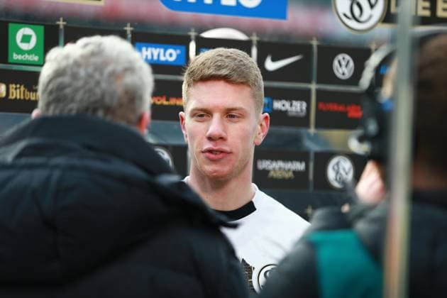 15.02.2025, xrekx, Fussball 2.Bundesliga, SV Elversberg - SpVgg Greuther Fuerth v.l. Elias Baum (SV 07 Elversberg) im Interview nach dem Spiel (DFL DFB REGULATIONS PROHIBIT ANY USE OF PHOTOGRAPHS as IMAGE SEQUENCES and or QUASI-VIDEO) Elversberg