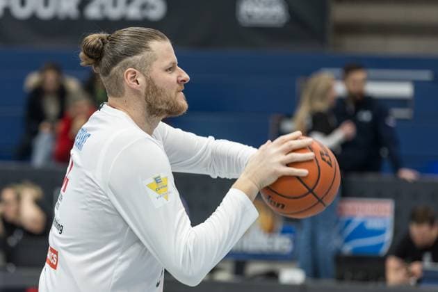 easyCredit Basketball Bundesliga, BBL, VIMODROM TOP FOUR 2025, Herren. 14.02.2025, FC Bayern München Basketball - Syntainics MBC, Halbfinale 1. John Bryant (Syntainics MBC, No 54) Copyright. Alexander Trienitz.