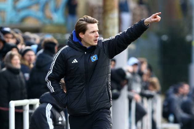 Lukas Pfeiffer (Trainer, Hamburger SV U19) Fußball I Junioren I U19 DFB-Nachwuchsliga I Saison 2024-2025 I Hauptrunde Liga A, Gruppe C, 3. Spieltag I Hamburger SV U19 - Eintracht Frankfurt U19 I 15.02.2025 I Alexander-Otto-Akademie