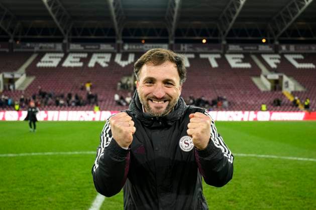 15 02 2025, Genf, Stade de Geneve, AXA Women s Cup: Servette FC ChÃªnois FÃ minin - BSC YB Frauen, coach Jose Barcala (Servette FC Chenois Feminin) Genf Stade de Geneve Genf Switzerland  Copyright: xJustPictures.ch MarcioxMachadox