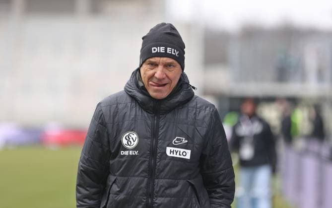 15.02.2025, Fussball, Herren, 2. Bundesliga, Saison 2024 2025, SV 07 Elversberg - SpVgg Greuther Fürth, Trainer Horst Steffen (SV 07 Elversberg) Elversberg Ursapharm-Arena an der Kaiserlinde Saarland Deutschland (DE)