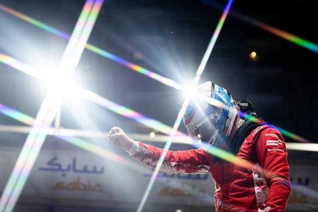Bilder des Jahres 2025, Sport 02 Februar Sport Themen der Woche KW07 Sport Bilder des Tages 2025 FORMULA E JEDDAH ePRIX ROWLAND Oliver (gbr), Nissan Formula E Team, Nissan e-4ORCE, portrait, celebrates victory during the Jeddah City ePrix, 3rd and 4th round of the 2024-25 ABB FIA Formula E World Championship, WM, Weltmeisterschaft on the Jeddah Corniche Circuit from February 13 to 15, 2024 in Jeddah, Saudi Arabia - JeddahSaudi Arabia  Copyright: xAndrÃ xFerreirax