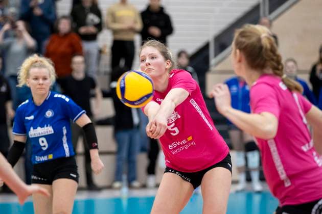 1. Volleyball Bundesliga Frauen: Schwarz-Weiss Erfurt vs. VC Wiesbaden; Erfurt; 15.02.2025 Hannah Hartmann ( 5; VC Wiesbaden) 1. Volleyball Bundesliga Frauen: Schwarz-Weiss Erfurt vs. VC Wiesbaden; Riethsporthalle Erfurt; 15.02.2025 Copyright: xBEAUTIFULxSPORTS Duehringx
