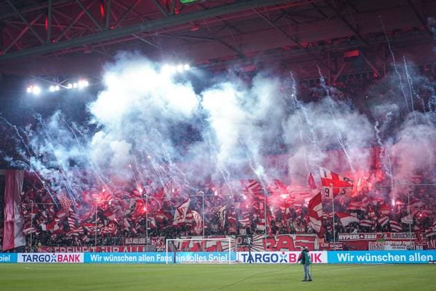 2. Fussball Bundesliga, Fortuna Düsseldorf vs. Hertha BSC Berlin, 15.02.2025 Pyroshow aus der Düsseldorfer Kurve vor dem Spiel -- DFL REGULATIONS PROHIBIT ANY USE OF PHOTOGRAPHS AS IMAGE SEQUENCES AND OR Q?UASI-VIDEO. - 2. Fussball Bundesliga, Fortuna Düsseldorf vs. Hertha BSC Berlin, 15.02.2025