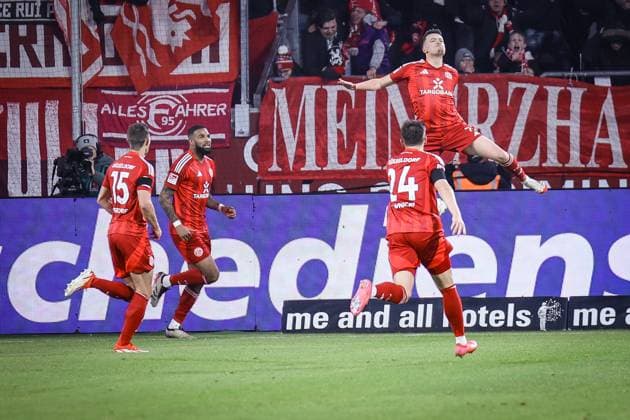 2. Fussball Bundesliga, Fortuna Düsseldorf vs. Hertha BSC Berlin, 15.02.2025 Jubel nach dem Doppelpack von Dzenan Pejcinovic (Fortuna Düsseldorf 7) -- DFL REGULATIONS PROHIBIT ANY USE OF PHOTOGRAPHS AS IMAGE SEQUENCES AND OR Q?UASI-VIDEO. - 2. Fussball Bundesliga, Fortuna Düsseldorf vs. Hertha BSC Berlin, 15.02.2025