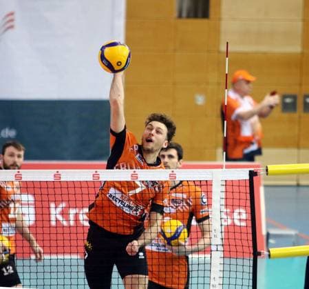 Simon PLASKIE (Berlin), He Volleyball Bundesliga 2024 25, TSV Haching Muenchen vs Berlin Recyclin Volleys, Geothermie Arena, Unterhaching, 15.02.25 Copyright: WolfgangxFehrmann