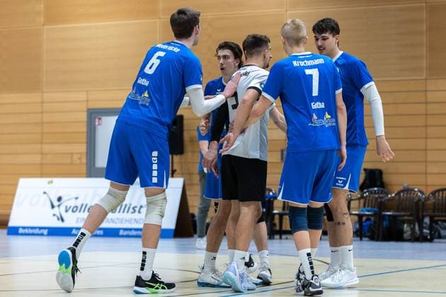 Team, Mannschaft, jubelt, Jubel, positive Emotionen, positive Emotion, SV Schwaig Volleyball - Blue Volleys Gotha, Volleyball, 2. Bundesliga Sued, , 15.02.2025 SV Schwaig Volleyball - Blue Volleys Gotha, Volleyball, 2. Bundesliga Sued, , 15.02.2025 Schwaig Copyright: xEibner-Pressefoto G.xSantemizx EP_GSZ