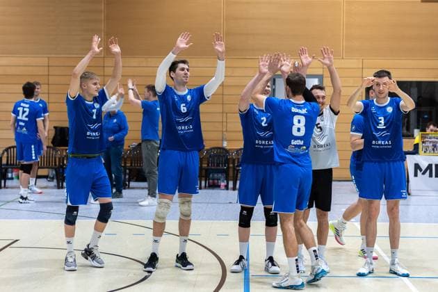 Hannes Krochmann (Blue Volleys Gotha, 07), Erik Niederluecke (Blue Volleys Gotha, 06), Richard Werner (Blue Volleys Gotha, 02), Dominik Duchac (Blue Volleys Gotha, 08), Len Spankowski (Blue Volleys Gotha, 05), Christoph Assmann (Blue Volleys Gotha, 03), SV Schwaig Volleyball - Blue Volleys Gotha, Volleyball, 2. Bundesliga Sued, , 15.02.2025 SV Schwaig Volleyball - Blue Volleys Gotha, Volleyball, 2. Bundesliga Sued, , 15.02.2025 Schwaig Copyright: xEibner-Pressefoto G.xSantemizx EP_GSZ
