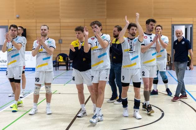 Team, Mannschaft, enttaeuscht, Enttaeuschung, negative Emotionen, negative Emotion, SV Schwaig Volleyball - Blue Volleys Gotha, Volleyball, 2. Bundesliga Sued, , 15.02.2025 SV Schwaig Volleyball - Blue Volleys Gotha, Volleyball, 2. Bundesliga Sued, , 15.02.2025 Schwaig Copyright: xEibner-Pressefoto G.xSantemizx EP_GSZ