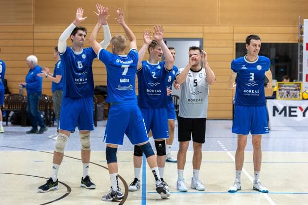 Erik Niederluecke (Blue Volleys Gotha, 06), Hannes Krochmann (Blue Volleys Gotha, 07), Richard Werner (Blue Volleys Gotha, 02), Len Spankowski (Blue Volleys Gotha, 05), Christoph Assmann (Blue Volleys Gotha, 03), SV Schwaig Volleyball - Blue Volleys Gotha, Volleyball, 2. Bundesliga Sued, , 15.02.2025 SV Schwaig Volleyball - Blue Volleys Gotha, Volleyball, 2. Bundesliga Sued, , 15.02.2025 Schwaig Copyright: xEibner-Pressefoto G.xSantemizx EP_GSZ