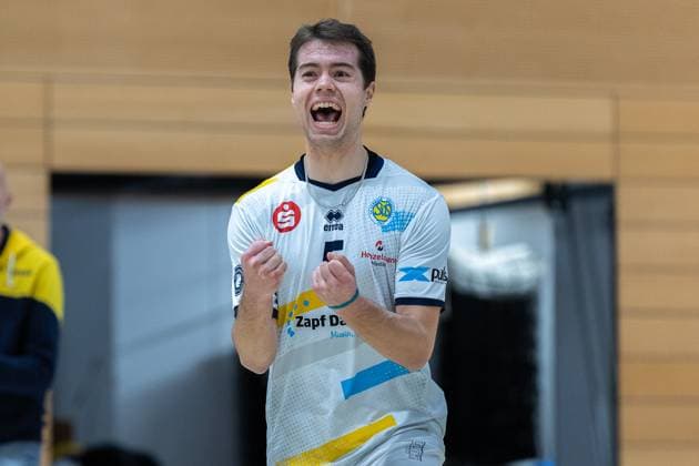 Yannick Bibelriether (SV Schwaig, 05), jubelt, Jubel, positive Emotionen, positive Emotion, Einzelbild, Einzelfoto, Portrait, Portraet, SV Schwaig Volleyball - Blue Volleys Gotha, Volleyball, 2. Bundesliga Sued, , 15.02.2025 SV Schwaig Volleyball - Blue Volleys Gotha, Volleyball, 2. Bundesliga Sued, , 15.02.2025 Schwaig Copyright: xEibner-Pressefoto G.xSantemizx EP_GSZ
