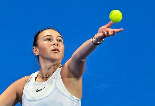 QATAR TOTALENERGIES OPEN - FINAL Amanda Anisimova of the United States competes in her final match against Jelena Ostapenko of Latvia during the WTA, Tennis Damen Qatar TotalEnergies Open 2025 tennis tournament at the Khalifa International Tennis Complex in Doha, Qatar, on February 15, 2025. DOHA Qatar Copyright: xx