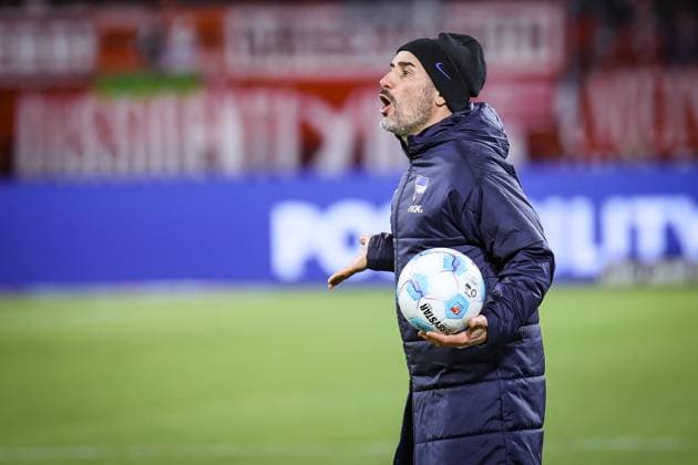 2. Fussball Bundesliga, Fortuna Düsseldorf vs. Hertha BSC Berlin, 15.02.2025 Cristian Fiel (Cheftrainer Hertha BSC Berlin) -- DFL REGULATIONS PROHIBIT ANY USE OF PHOTOGRAPHS AS IMAGE SEQUENCES AND OR Q?UASI-VIDEO. - 2. Fussball Bundesliga, Fortuna Düsseldorf vs. Hertha BSC Berlin, 15.02.2025