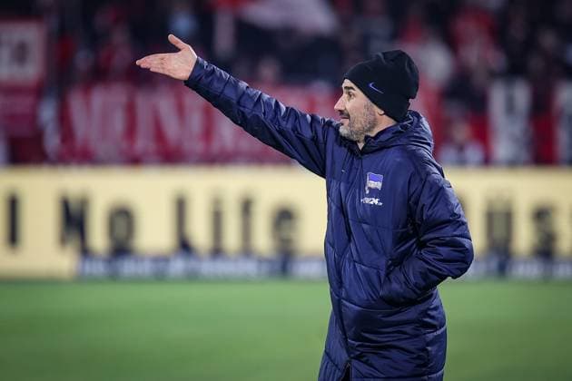 2. Fussball Bundesliga, Fortuna Düsseldorf vs. Hertha BSC Berlin, 15.02.2025 Cristian Fiel (Cheftrainer Hertha BSC Berlin) -- DFL REGULATIONS PROHIBIT ANY USE OF PHOTOGRAPHS AS IMAGE SEQUENCES AND OR Q?UASI-VIDEO. - 2. Fussball Bundesliga, Fortuna Düsseldorf vs. Hertha BSC Berlin, 15.02.2025