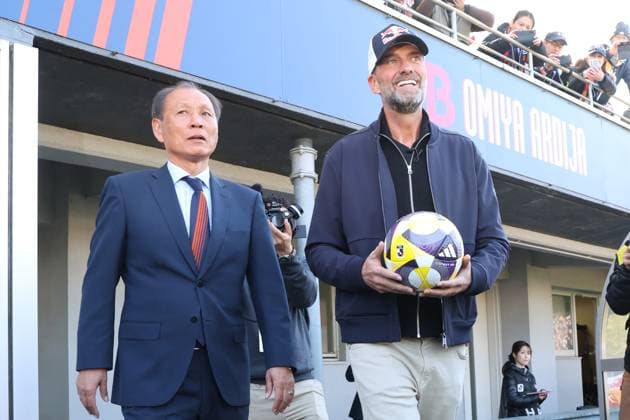 Bilder des Jahres 2025, Sport 02 Februar Sport Themen der Woche KW07 Sport Bilder des Tages (L to R) Hiromi Hara, Jurgen Norbert Klopp, FEBRUARY 15, 2025 - Football Soccer : 2025 J2 League match between RB Omiya Ardija - Montedio Yamagata at NACK5 Stadium Omiya in Saitama, Japan. NoxThirdxPartyxSales  (281794640)