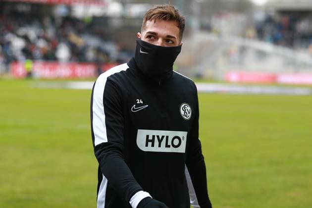 15.02.2025, xrekx, Fussball 2.Bundesliga, SV Elversberg - SpVgg Greuther Fuerth v.l. Luca Schnellbacher (SV 07 Elversberg) (DFL DFB REGULATIONS PROHIBIT ANY USE OF PHOTOGRAPHS as IMAGE SEQUENCES and or QUASI-VIDEO) Elversberg