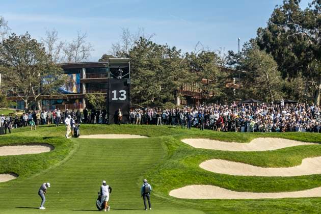 LA JOLLA, CA - FEBRUARY 15: Davis Thompson chips toward the 13th green during the third round of the Genesis Invitational tournament, Saturday, February 15, 2025, at Torrey Pines Golf Course in La Jolla, California. (Photo by Tony Ding Icon Sportswire) GOLF: FEB 15 PGA, Golf Herren The Genesis Invitational EDITORIAL USE ONLY Icon46520250215072