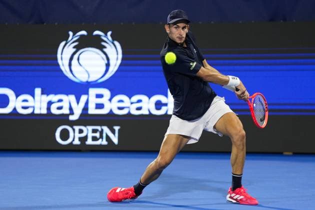 DELRAY BEACH, FL - FEBRUARY 15: Matteo Arnaldi (ITA) during his semifinal match of the Delray Beach Open on February 15, 2025, at the Delray Beach Tennis Center in Delray Beach, FL. (Photo by Andrew Patron Icon Sportswire) TENNIS: FEB 15 Delray Beach Open EDITORIAL USE ONLY Icon2502150432