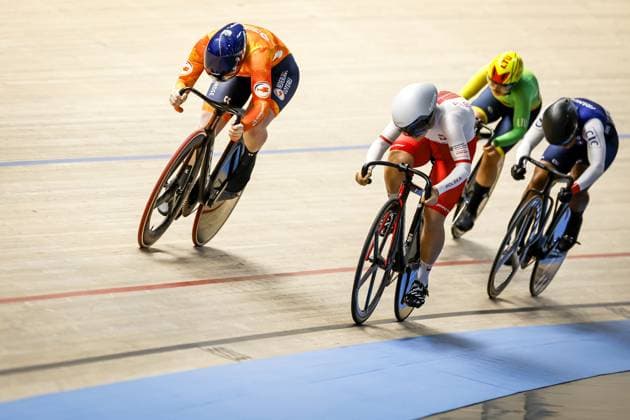 Radsport, Bahnrad-EM Zolder HEUSDEN-ZOLDER - Track cyclist Steffie van der Peet in action on the retake of the Keirin during the final day of the European Track cycling, Rad, Radsport, Bahnrad, Bahn championships in Belgium. ANP BAS CZERWINSKI xVIxANPxSportx xxANPxIVx 520127251 originalFilename: 520127251.jpg