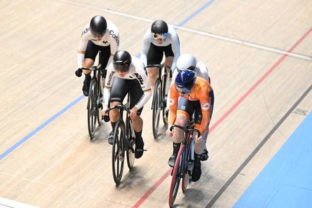 Sport Bilder des Tages Radsport, Bahnrad-EM Zolder 16-02-2025 European Championships Elite Women Track; Giornata 05; 2025, Olanda; 2025, Germany; Van De Wouw, Hetty; Schneider, Clara; Zolder Velodromo; 