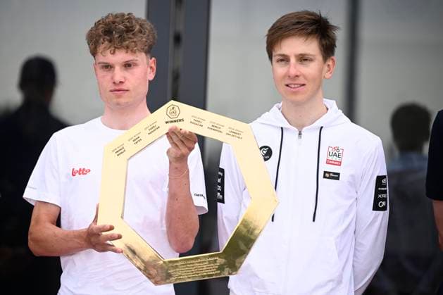 UAE Tour 2025 - media activities ABU DHABI, UNITED ARABIC EMIRATES - FEBRUARY 16 : Van Eetvelt Lennert (BEL) of Lotto and Pogacar Tadej (SLO) of UAE Team Emirates talking to the press during a press conference, PK, Pressekonferenz ahead of the UAE Tour 2025 cycling race on February 16, 2025 in Abu Dhabi, United Arabic Emirates, 16 02 2025 Abu Dhabi United Arabic Emirates  Copyright: xPeterxDexVoechtx