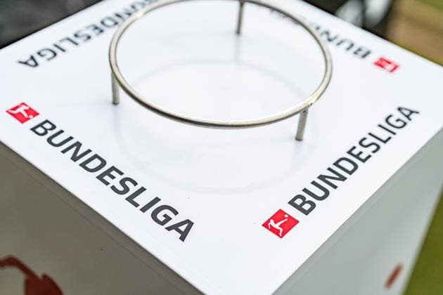 15.02.2025, VfL Bochum vs. Borussia Dortmund, 1. Bundesliga, 22. Spieltag Bundesliga Logo Wappen Schriftzug Wichtiger Hinweis: Gemaess den Vorgaben der DFL Deutsche Fussball Liga bzw. des DFB Deutscher Fussball-Bund ist es untersagt, in dem Stadion und oder vom Spiel angefertigte Fotoaufnahmen in Form von Sequenzbildern und oder videoaehnlichen Fotostrecken zu verwerten *** 15 02 2025, VfL Bochum vs Borussia Dortmund, 1 Bundesliga, 22 Matchday Bundesliga Logo Crest Lettering Important note According to the regulations of the DFL German Football League and the DFB German Football Association, it is prohibited to use photographs taken in the stadium and or of the game in the form of sequential images and or video-like photo series Copyright: xBahhoxKarax