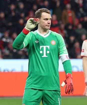 Torwart Manuel Neuer (Bayern), Leverkusen, Deutschland, 15.02.2025, Fussball Bundesliga, 22. Spieltag, Bayer 04 Leverkusen - FC Bayern München. DFL REGULATIONS PROHIBIT ANY USE OF PHOTOGRAPHS AS IMAGE SEQUENCES AND OR QUASI-VIDEO