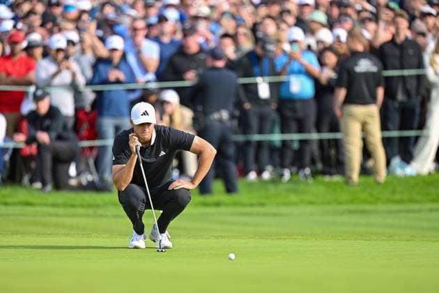 February 16, 2025: Ludvig Aberg lines up a putt on the 18th hole during the final round of the Genesis Invitational on Torrey Pines South Course in San Diego, California. CSM San Diego USA - ZUMAc04_ 20250216_zma_c04_049 Copyright: xJustinxFinex