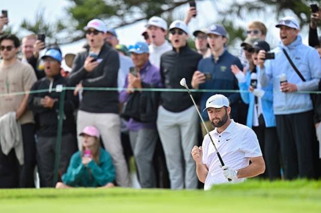 February 16, 2025: Scottie Scheffler reacts to his bunker shot on the 15th hole during the final round of the Genesis Invitational on Torrey Pines South Course in San Diego, California. CSM San Diego USA - ZUMAc04_ 20250216_zma_c04_054 Copyright: xJustinxFinex