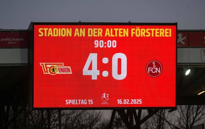 Fußball, Frauen, Saison 2024 2025, 2. Frauen-Bundesliga (15. Spieltag), 1. FC Union Berlin - 1. FC Nürnberg (4:0), Anzeigetafel mit 4:0-Endstand, 16.02. 2025, Copyright: xMatthiasxKochx
