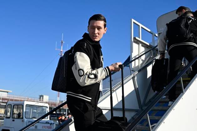 Atalanta v Club Brugge - UEFA Champions League Media Activities 17 02 2025 OOSTENDE, BELGIUM - FEBRUARY 17 : Vanaken Hans midfielder of Club Brugge pictured at the Oostende airport before departure for the UEFA Champions League 2024 25 knockout phase play-off match second leg between Atalanta and Club Brugge on February 17, 2025 in Oostende, Belgium, 17 02 2025 Oostende Belgium  Copyright: xJanxDexMeuleneirx