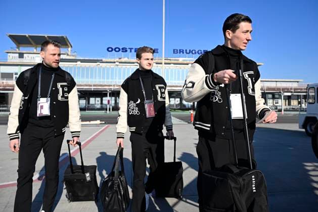 Atalanta v Club Brugge - UEFA Champions League Media Activities 17 02 2025 OOSTENDE, BELGIUM - FEBRUARY 17 : Mignolet Simon goalkeeper of Club Brugge, Vanaken Hans midfielder of Club Brugge pictured at the Oostende airport before departure for the UEFA Champions League 2024 25 knockout phase play-off match second leg between Atalanta and Club Brugge on February 17, 2025 in Oostende, Belgium, 17 02 2025 Oostende Belgium  Copyright: xJanxDexMeuleneirx