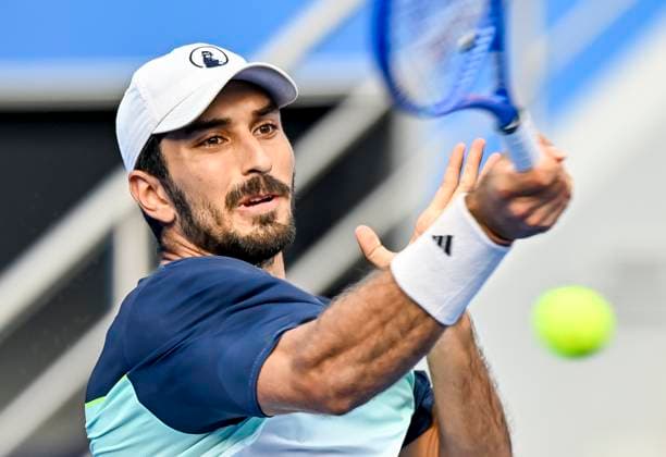 ATP, Tennis Herren QATAR EXXONMOBIL OPEN ROUND OF 32 Hady Habib of Lebanon competes in her round of 32 match against Christopher O connell of Australia during the ATP Qatar ExxonMobil Open 2025 tennis tournament at the Khalifa International Tennis Complex in Doha, Qatar, on February 17, 2025. DOHA Qatar Copyright: xNOUSHADx