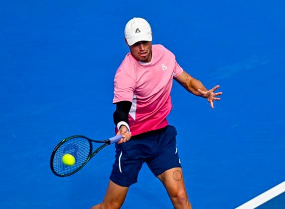 ATP, Tennis Herren QATAR EXXONMOBIL OPEN ROUND OF 32 Christopher O connell of Australia competes in her round of 32 match against Hady Habib of Lebanon during the ATP Qatar ExxonMobil Open 2025 tennis tournament at the Khalifa International Tennis Complex in Doha, Qatar, on February 17, 2025. DOHA Qatar Copyright: xNOUSHADx