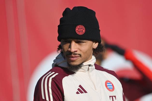 Leroy SANE (Bayern Muenchen), Aktion,Einzelbild,angeschnittenes Einzelmotiv,Portraet,Portrait,Porträt. Abschlusstraining am 17.02.2025 vor dem Fussball Champions League K.O. Phase Play offs FC Bayern Muenchen - Celtic Glasgow.