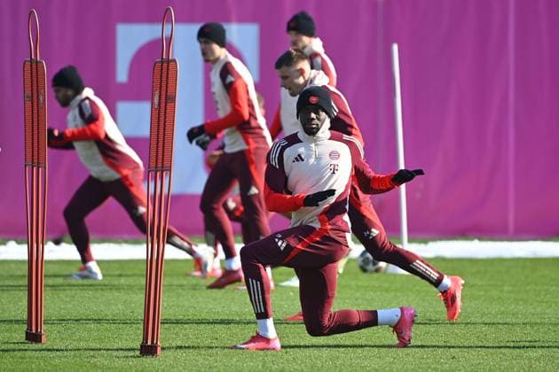Alphonso DAVIES (Bayern Muenchen), Abschlusstraining am 17.02.2025 vor dem Fussball Champions League K.O. Phase Play offs FC Bayern Muenchen - Celtic Glasgow.