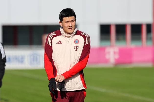 Minjae Kim (FC Bayern Muenchen, 03) auf dem Weg auf den Trainingsplatz, GER, Abschlusstraining, FC Bayern Muenchen, Fussball, UEFA Champions League, Play-offs, Saison 2024 2025, 17.02.2025, GER, Abschlusstraining, FC Bayern Muenchen, Fussball, UEFA Champions League, Play-offs, Saison 2024 2025, 17.02.2025 Muenchen Copyright: xEibner-Pressefoto JennixMaulx EP_JML