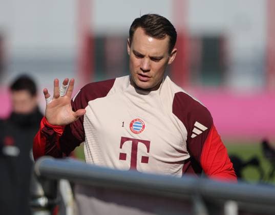 16.02.2025, CL. Abschlusstraining, Saebenerstrasse Muenchen,, Fussball, im Bild: Manuel Neuer (FC Bayern Muenchen)