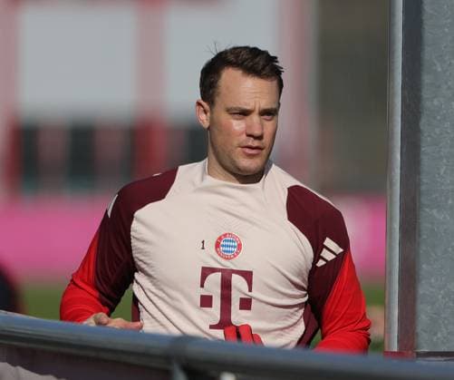 16.02.2025, CL. Abschlusstraining, Saebenerstrasse Muenchen,, Fussball, im Bild: Manuel Neuer (FC Bayern Muenchen)