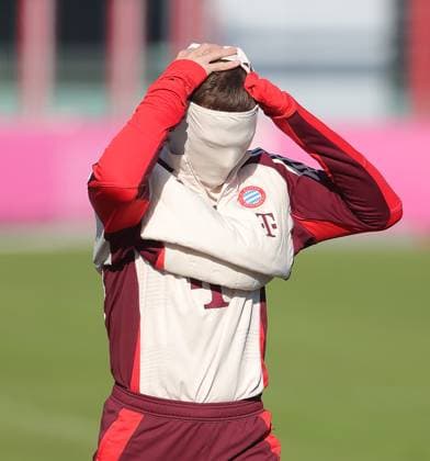 16.02.2025, CL. Abschlusstraining, Saebenerstrasse Muenchen,, Fussball, im Bild: Joshua Kimmich (FC Bayern Muenchen)