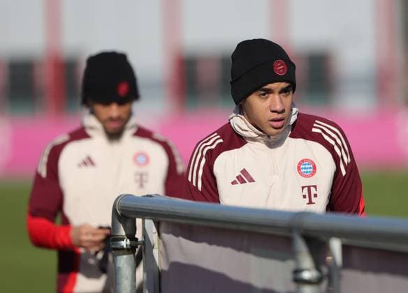 16.02.2025, CL. Abschlusstraining, Saebenerstrasse Muenchen,, Fussball, im Bild: Leroy Sane (FC Bayern Muenchen) und Jamal Musiala (FC Bayern Muenchen)