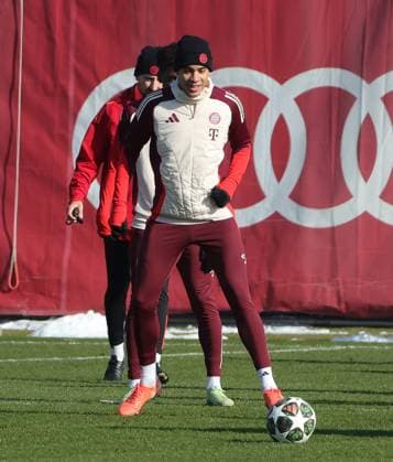 16.02.2025, CL. Abschlusstraining, Saebenerstrasse Muenchen,, Fussball, im Bild: Jamal Musiala (FC Bayern Muenchen)