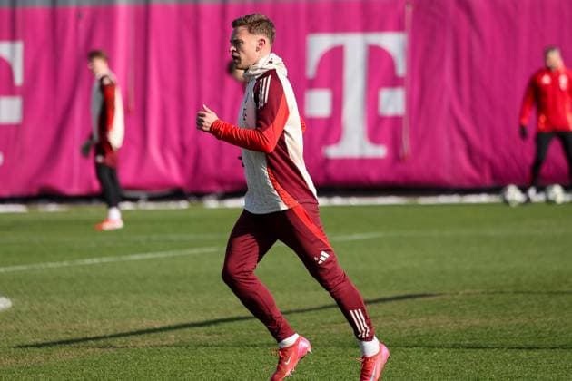 Joshua Kimmich (FC Bayern Muenchen, 06) laufend im Training, GER, Abschlusstraining, FC Bayern Muenchen, Fussball, UEFA Champions League, Play-offs, Saison 2024 2025, 17.02.2025, GER, Abschlusstraining, FC Bayern Muenchen, Fussball, UEFA Champions League, Play-offs, Saison 2024 2025, 17.02.2025 Muenchen Copyright: xEibner-Pressefoto JennixMaulx EP_JML