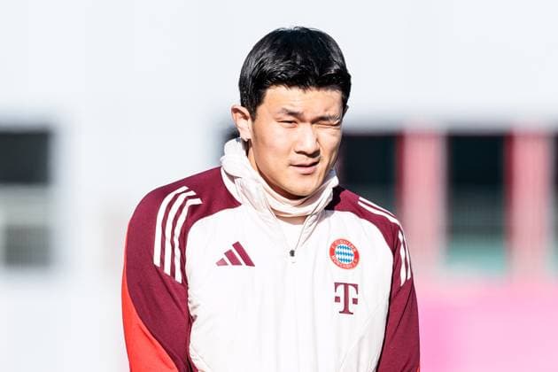 UEFA Champions League: Abschlusstraining FC Bayern München; 17.02.2025 Min-Jae Kim (FC Bayern München, 3) auf dem Weg zum Training UEFA Champions League: Abschlusstraining FC Bayern München vor dem Spiel gegen Celtic FC, München, Trainingsgelände an der Säbenerstr am 17.02.2025 Copyright: xBEAUTIFULxSPORTS Wunderlx