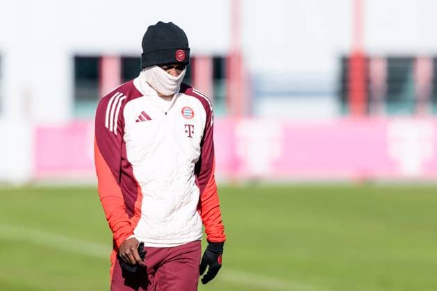 UEFA Champions League: Abschlusstraining FC Bayern München; 17.02.2025 Alphonso Davies (FC Bayern München, 19) auf dem Weg zum Training UEFA Champions League: Abschlusstraining FC Bayern München vor dem Spiel gegen Celtic FC, München, Trainingsgelände an der Säbenerstr am 17.02.2025 Copyright: xBEAUTIFULxSPORTS Wunderlx