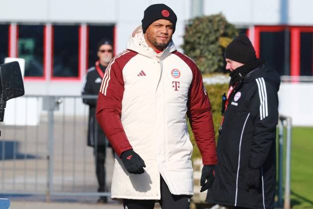 Trainer Vincent Kompany, Portraet, Portrait, Fussball Abschlusstraining - FC Bayern München vor UEFA Champions League-Spiel vs. Celtic Glasgow 17.02.2025 Trainingsgelände, Säbenerstr. FOTO: Mladen Lackovic LakoPress