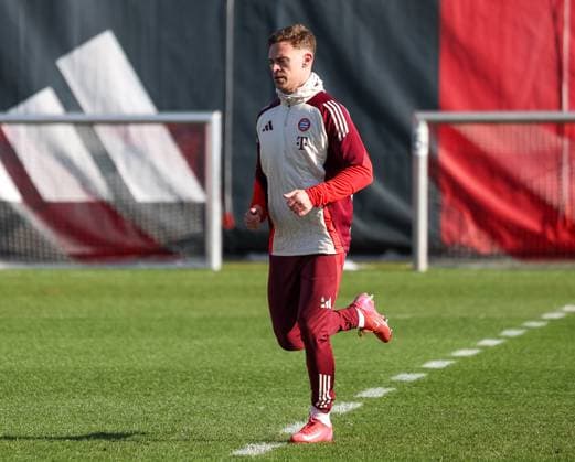 Joshua Kimmich (FC Bayern Muenchen, 06), GER, Abschlusstraining, FC Bayern Muenchen, Fussball, UEFA Champions League, Play-offs, Saison 2024 2025, 17.02.2025, GER, Abschlusstraining, FC Bayern Muenchen, Fussball, UEFA Champions League, Play-offs, Saison 2024 2025, 17.02.2025 Muenchen Copyright: xEibner-Pressefoto JennixMaulx EP_JML