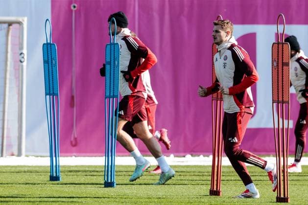 UEFA Champions League: Abschlusstraining FC Bayern München; 17.02.2025 Josip Stanisic (FC Bayern München, 44) im Training UEFA Champions League: Abschlusstraining FC Bayern München vor dem Spiel gegen Celtic FC, München, Trainingsgelände an der Säbenerstr am 17.02.2025 Copyright: xBEAUTIFULxSPORTS Wunderlx