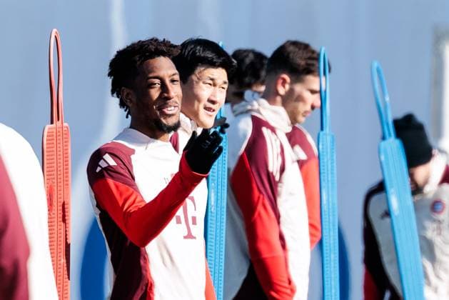 UEFA Champions League: Abschlusstraining FC Bayern München; 17.02.2025 Kingsley Coman (FC Bayern München, 11) lacht, gestikuliert UEFA Champions League: Abschlusstraining FC Bayern München vor dem Spiel gegen Celtic FC, München, Trainingsgelände an der Säbenerstr am 17.02.2025 Copyright: xBEAUTIFULxSPORTS Wunderlx